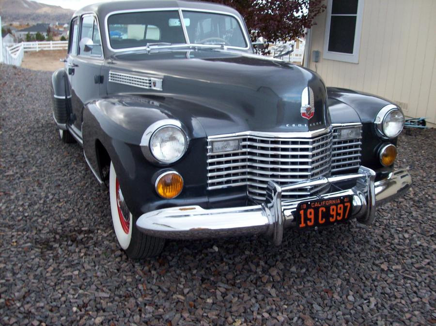  Cadillac Series 60 Special Town Car by Derham 1941 года  (фото 24 из 38)
